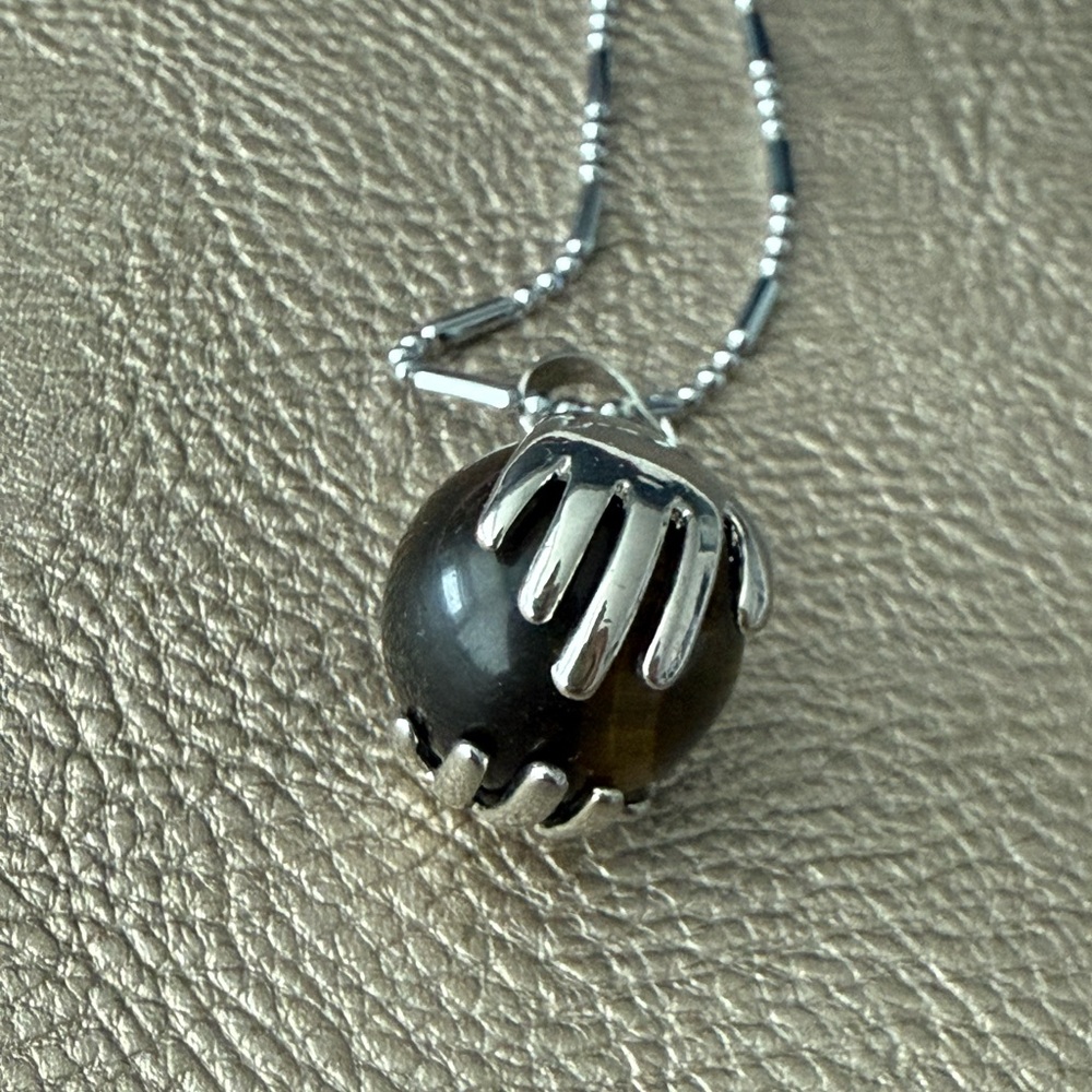 NWOT Tiger Eye Gemstone Pendant with Silver color chain - Picture 3 of 9